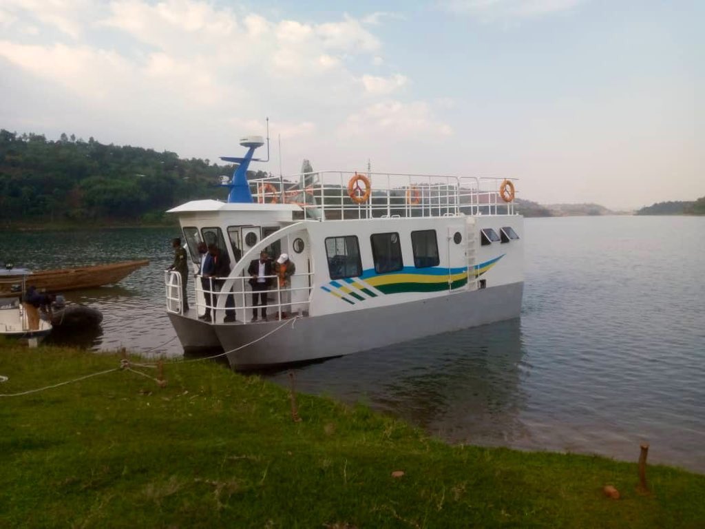 How Do Boat Rental and Sharing Platforms Make Boating More Accessible?