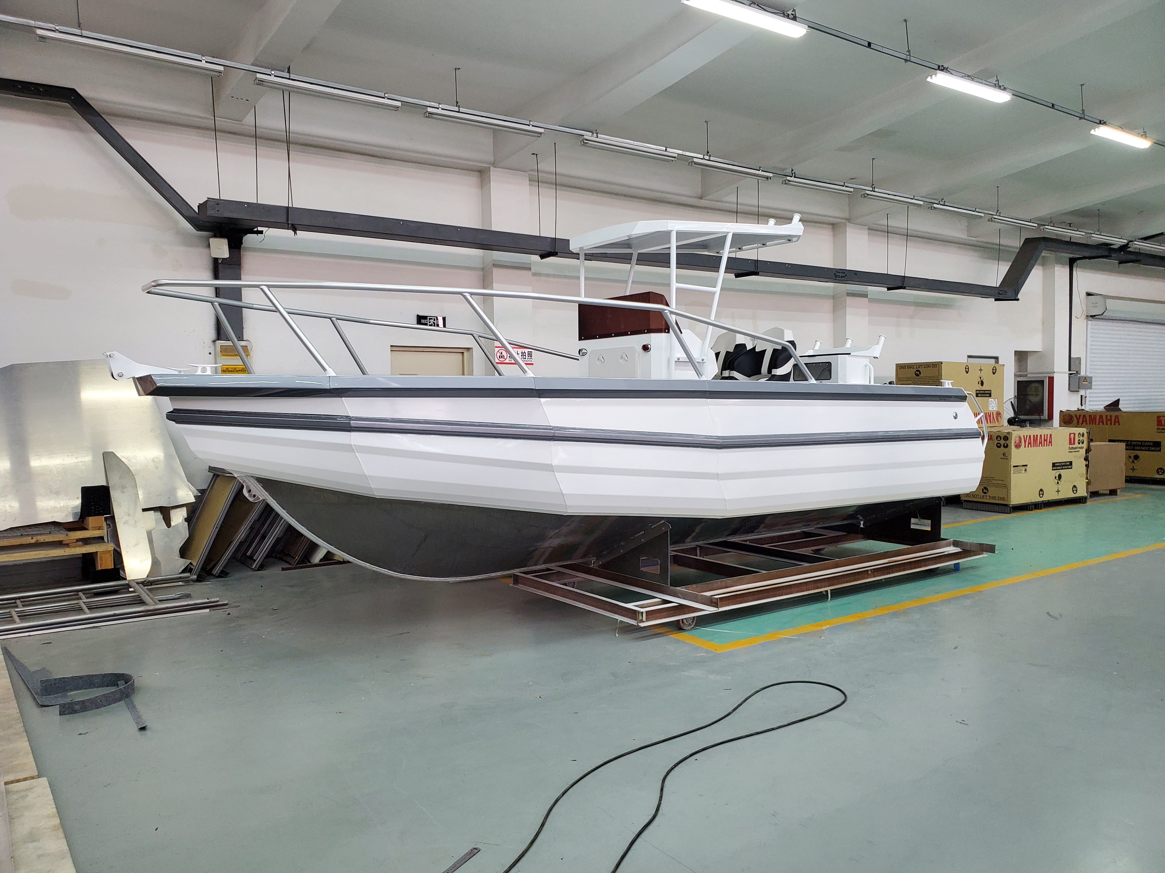6.25m Easy Craft Center Console Aluminum Fishing Boat for Sale with Pontoon