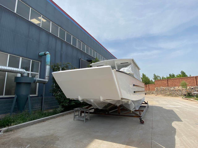 Sea King 9.6m/32ft CE Certificate Deep V Hull Outboard Motor Sport Cabin Fishing Aluminum Yacht Boat with Low Price